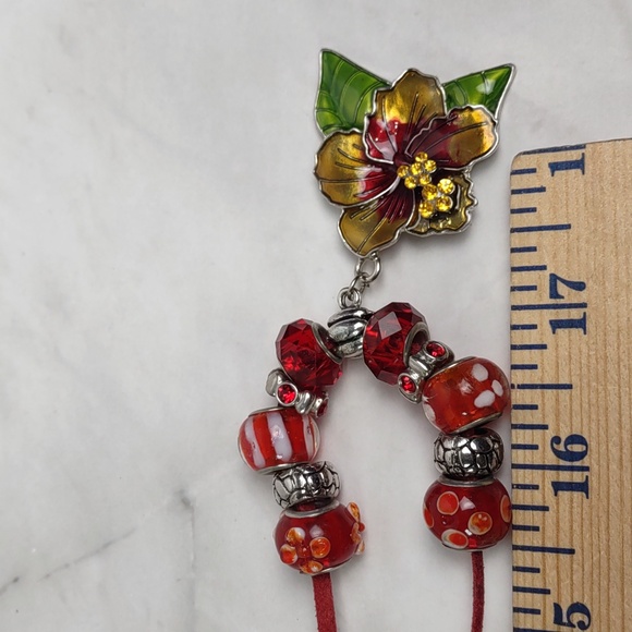 Hibiscus Charm Bead Necklace - Picture 3 of 3